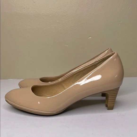 CROFT & BARROW Nude Kitten Heel Pumps Comfort Versatile Corporate Career NWT 6 M - Picture 1 of 16
